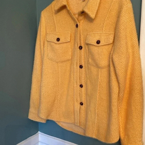 Skies are blue yellow shaker size small - Picture 4 of 8